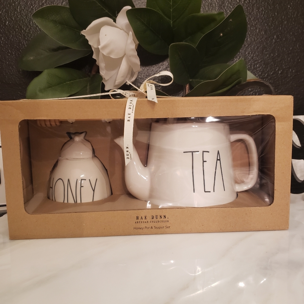 ♡RAE DUNN♡ Honey Pot & Tea Pot set